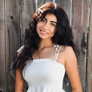 Meet your Posher, Andreina